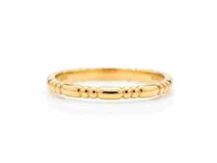 Anillo chapado oro muescas