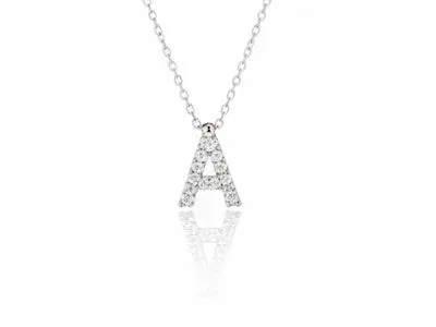 Collar de plata colgante con la inicial letra "A" con circonitas
