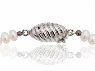 Collar perlas cultivadas blancas cierre gallonado