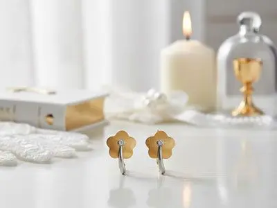 Pendientes de oro bicolor con flor y cierre catalan