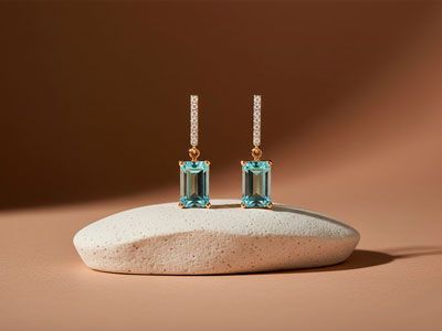 Pendientes largos de oro