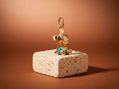Colgantes y medallas infantiles