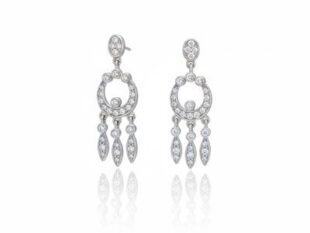 Pendientes largos blanco isabelino