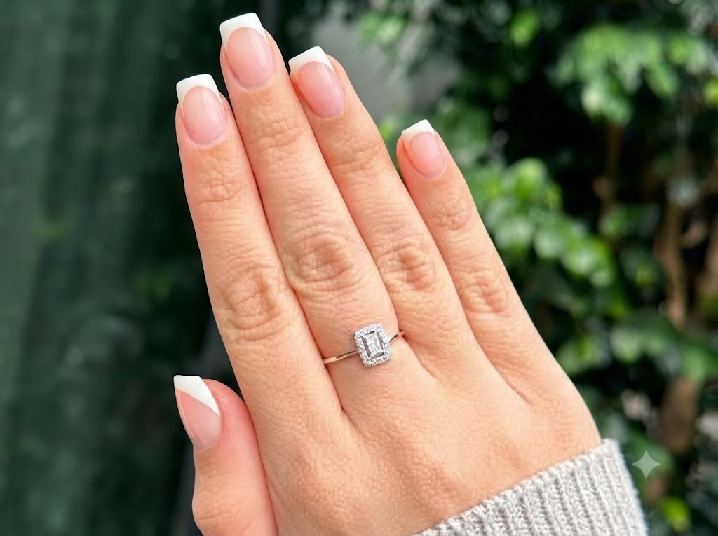 Anillo de plata cuadrado multicirconita