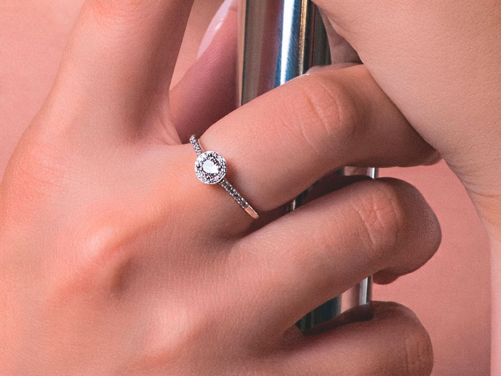Anillo de plata roseton clasico circonitas