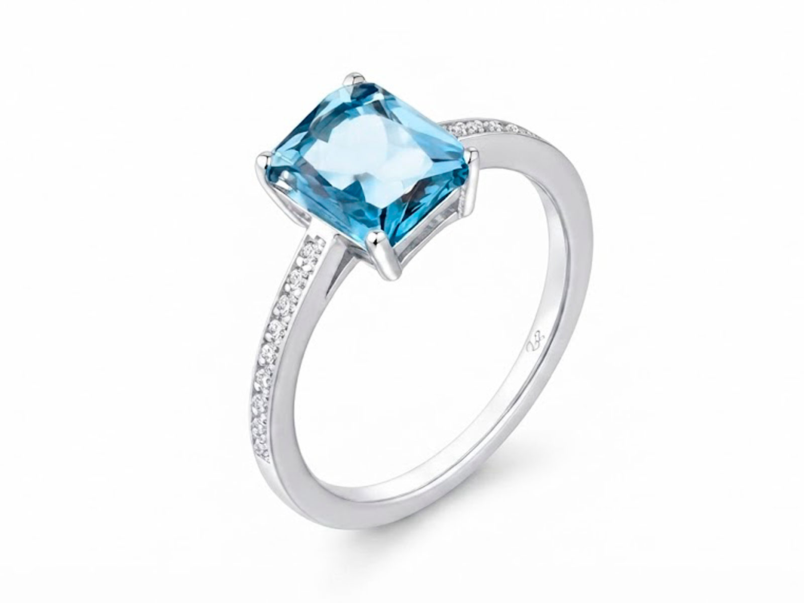 Anillo de plata aguamarina