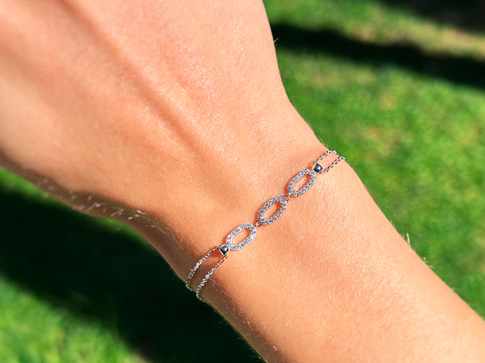 Pulsera de plata centro rectangulos calados circonitas