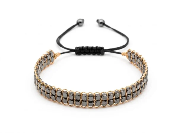Pulsera hematites y macramé