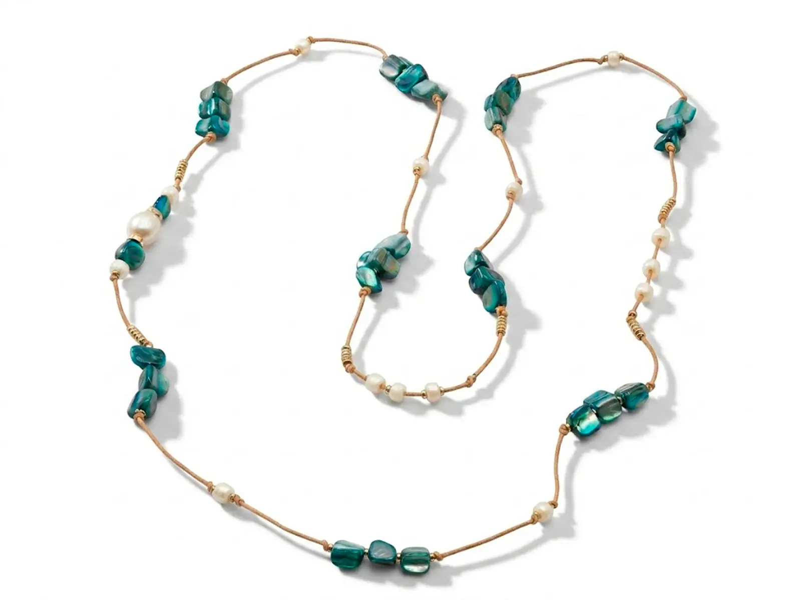 Collar nácar blanco tintado