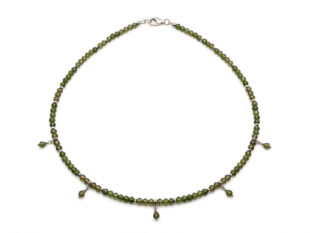 Gargantilla corta espinela verde