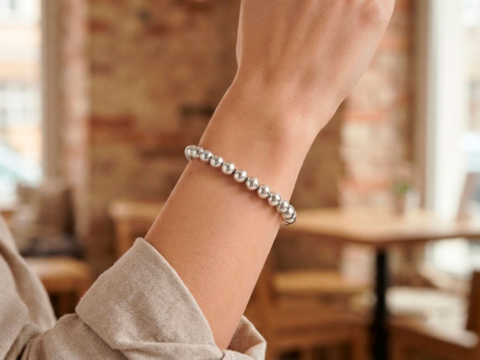 Pulsera de plata con bolas de 6 mm y cierre mosquetón